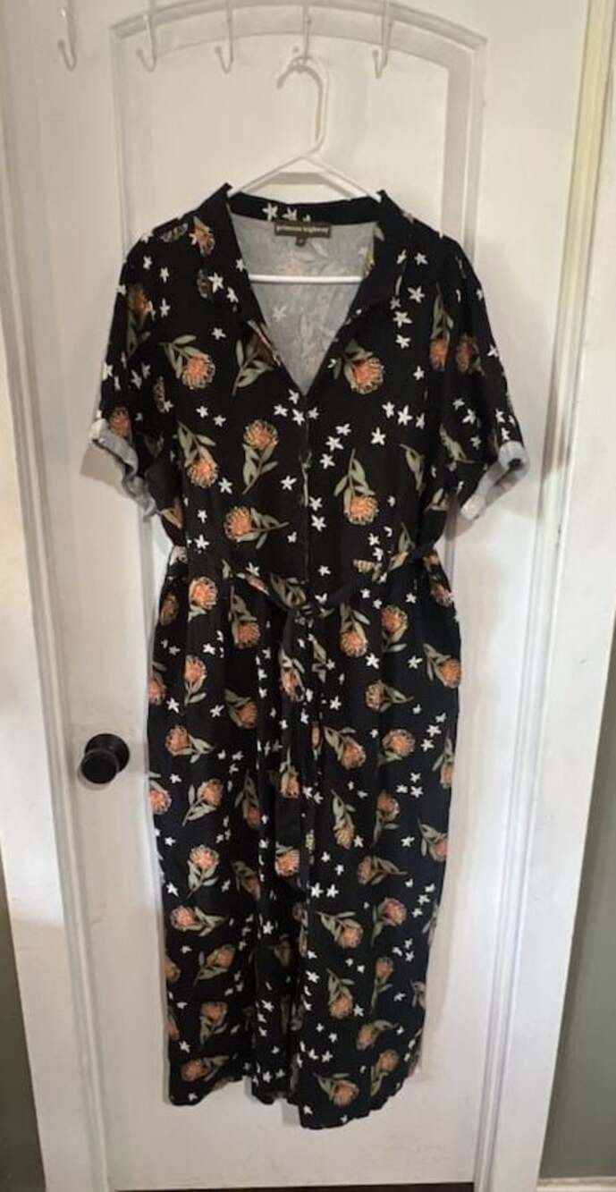 Princess Highway Black Pincushion Protea Floral Print Button Front Short Sleeve
